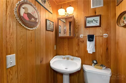Bath - 826 River Ridge Rd, Boone, NC 28607 photo 4 of 6