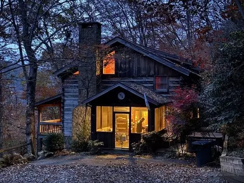 826 River Ridge Rd, Boone, NC 28607