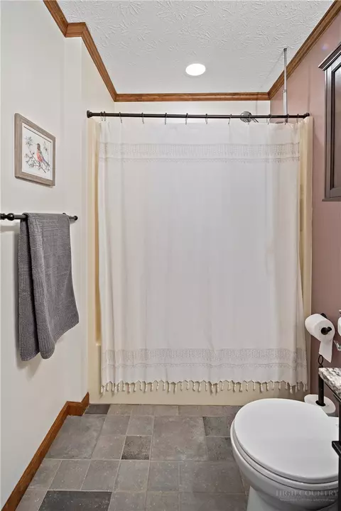 Bath - 280 Moss Hill Rd, Boone, NC 28607 photo 3 of 4