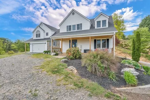 61 Honky Hollow Ln, Newland, NC 28657