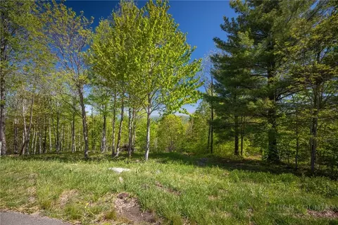 53 Eagle Creek Trl, Banner Elk, NC 28604