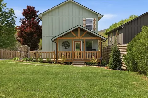 173 Whitethorn Ln, West Jefferson, NC 28694