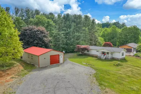 156 Slabtown Rd, Zionville, NC 28698