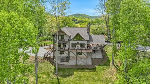 118 Turning Leaf Dr, West Jefferson, NC 28694