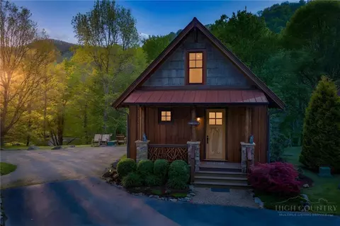 21 River Sound Dr #3, Banner Elk, NC 28604