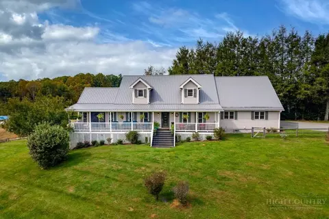 121 Shady Oaks Ln, Newland, NC 28657