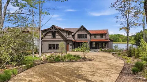 903 Summer Day Dr, Blowing Rock, NC 28605