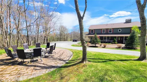 272 Stoneybrook Ln, Banner Elk, NC 28604