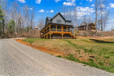 189 Clinchfield Gap Rd, Marion, NC 28752