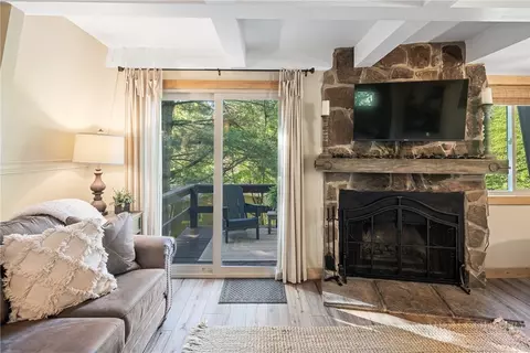 40 Hemlock Hl #B, Banner Elk, NC 28604