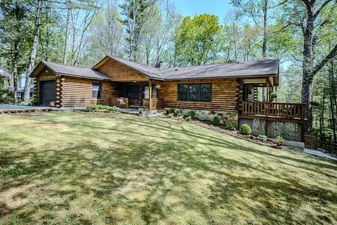 97 Lakeview Rd, Newland, NC 28657