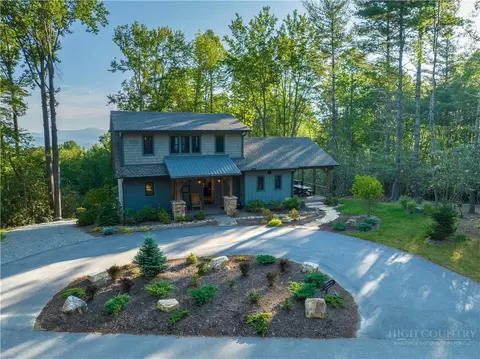 226 Springwinds Dr, Banner Elk, NC 28604