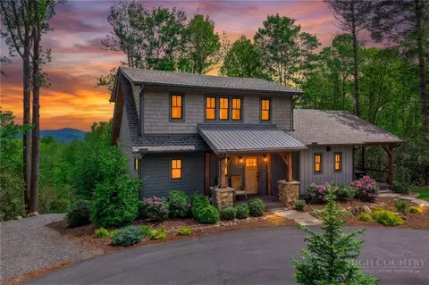 226 Springwinds Dr, Banner Elk, NC 28604