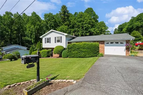 Exterior - 112 Chandy St, Boone, NC 28607 photo 2 of 9