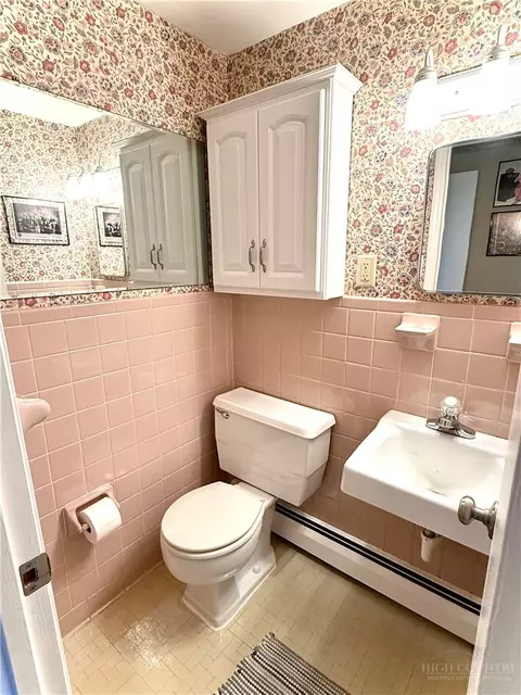 Bath - 112 Chandy St, Boone, NC 28607 photo 4 of 4