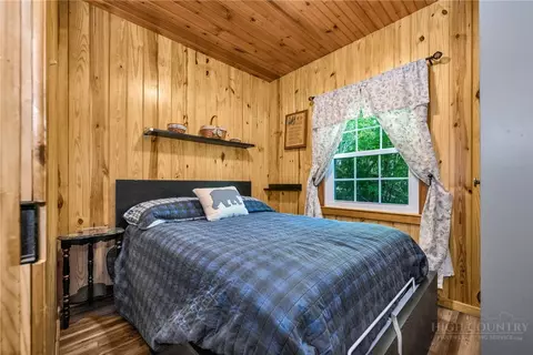 Bedroom - 204 Mountain Side Ln, Crumpler, NC 28617 photo 1 of 5