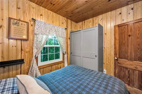 Bedroom - 204 Mountain Side Ln, Crumpler, NC 28617 photo 3 of 5
