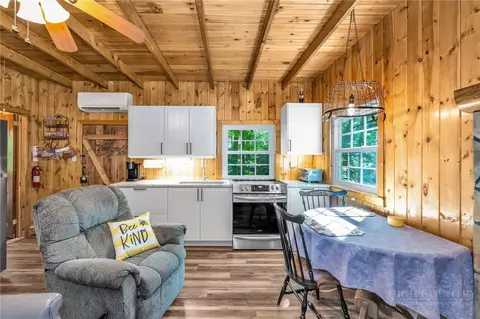 Kitchen - 204 Mountain Side Ln, Crumpler, NC 28617 photo 4 of 4