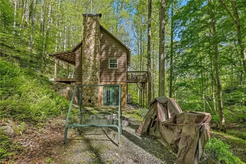 Exterior - 204 Mountain Side Ln, Crumpler, NC 28617 photo 6 of 9