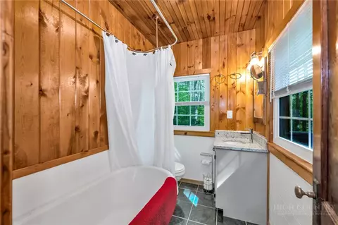 Bath - 204 Mountain Side Ln, Crumpler, NC 28617 photo 1 of 4