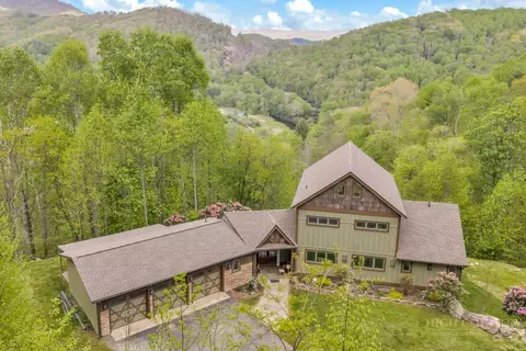 476 Double Knob Rd, Banner Elk, NC 28604