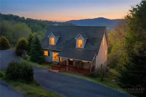 162 Rock Spring Cir, Sugar Mountain, NC 28604