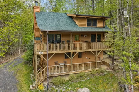 259 Greenbriar Rd, Beech Mountain, NC 28604