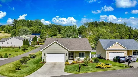209 W Evergreen St, West Jefferson, NC 28694