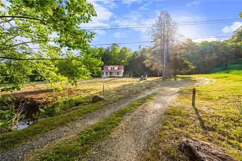 657 Lawrence Greene Rd, Deep Gap, NC 28618