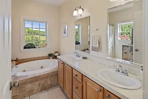 Bath - 200 Freds Dr, Boone, NC 28607 photo 2 of 5