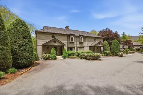 659 Clubhouse Dr #E1, Banner Elk, NC 28604