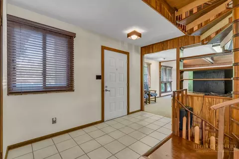Entry Way - 1065 Ravens Ridge Cir, Boone, NC 28607 photo 2 of 5
