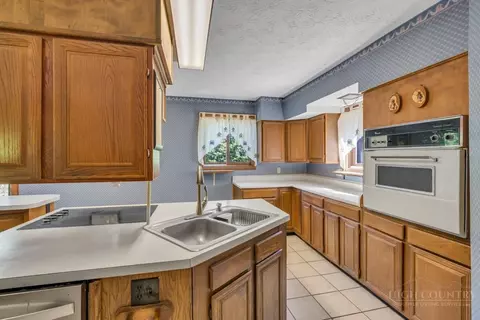 Kitchen - 1065 Ravens Ridge Cir, Boone, NC 28607 photo 4 of 4