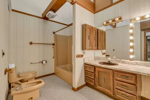 Bath - 1065 Ravens Ridge Cir, Boone, NC 28607 photo 3 of 4