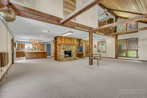 Living - 1065 Ravens Ridge Cir, Boone, NC 28607 photo 2 of 4