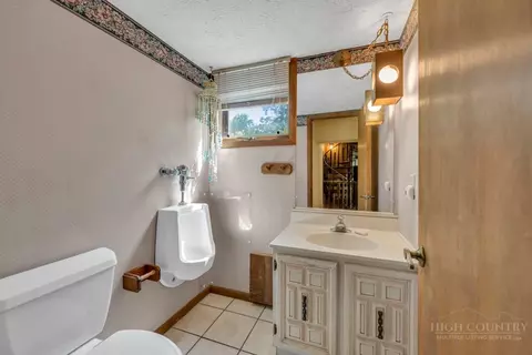 Bath - 1065 Ravens Ridge Cir, Boone, NC 28607 photo 1 of 4