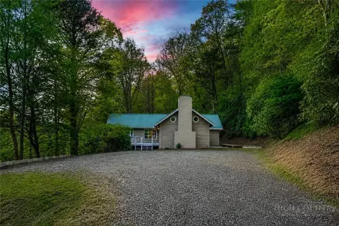 217 Holiday Hills Dr, Boone, NC 28607