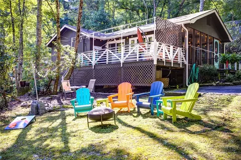 408 Clubhouse Dr, Banner Elk, NC 28604