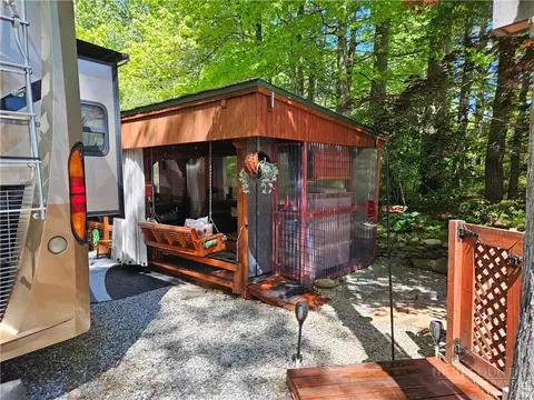 55 Sassafras Rd, Newland, NC 28657