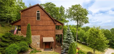 359 Running Deer Trl, Boone, NC 28607