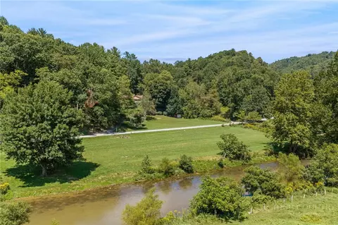 2345 Watauga River Rd, Sugar Grove, NC 28679