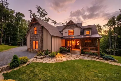 186 Firesong Ln, Banner Elk, NC 28604