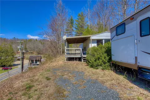 Exterior - 3 Altapass Trl, Spruce Pine, NC 28777 photo 16 of 18