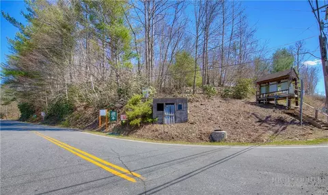 Exterior - 3 Altapass Trl, Spruce Pine, NC 28777 photo 17 of 18