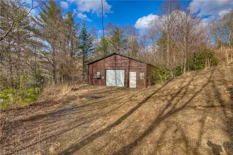 Exterior - 3 Altapass Trl, Spruce Pine, NC 28777 photo 5 of 18