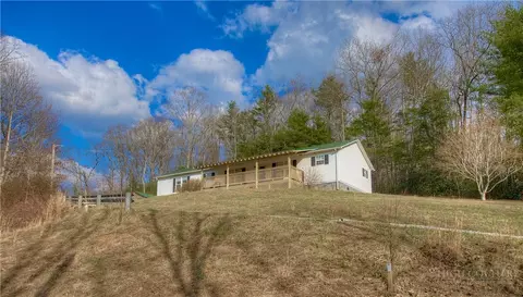 3 Altapass Trl, Spruce Pine, NC 28777