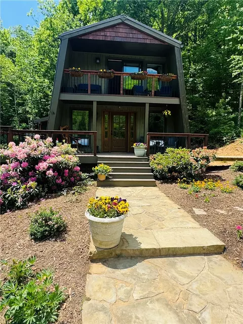 635634 Little Horse Creek Rd, Newland, NC 28657