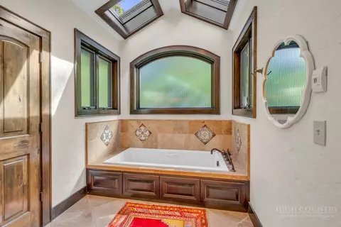Bath - 355 Oakley Grn, Boone, NC 28607 photo 3 of 5