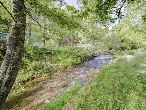 Exterior - 1471 Bamboo Rd, Boone, NC 28607 photo 3 of 10
