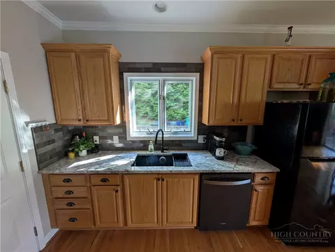 Kitchen - 238 Olde Beau Blvd, Roaring Gap, NC 28668 photo 2 of 6